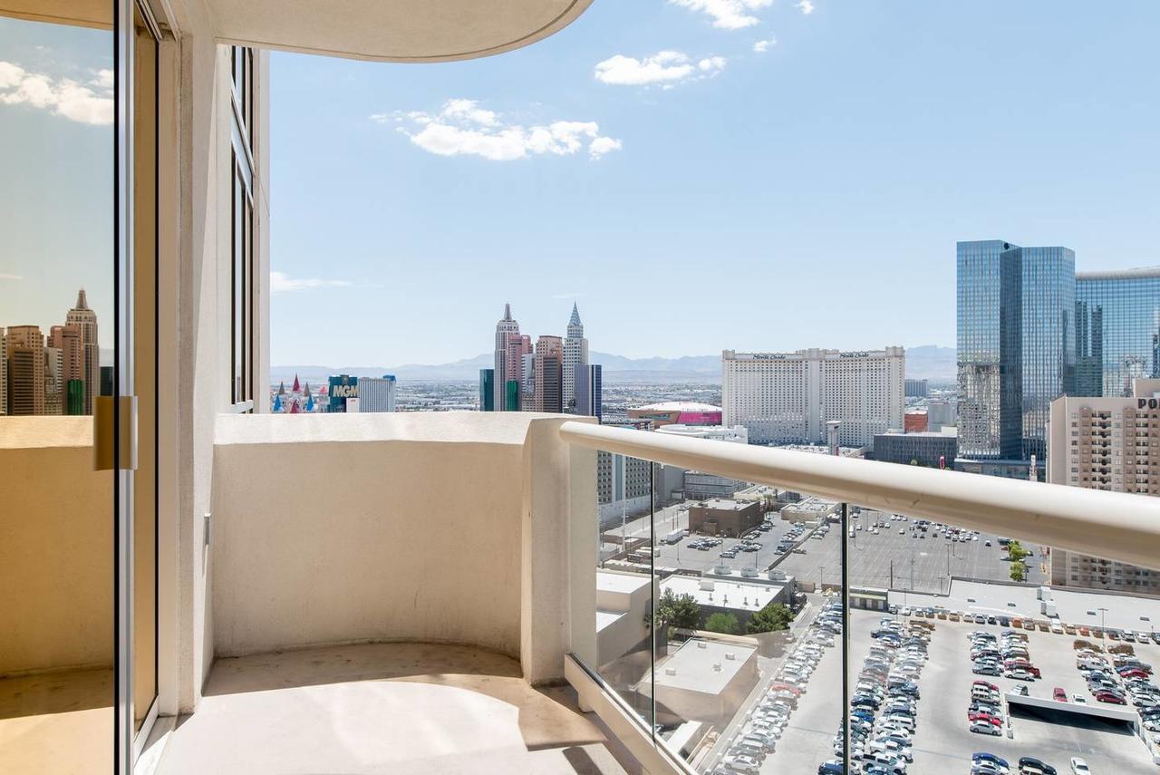 True 1Br Balcony Suite With Strip View At Mgm Signature Λας Βέγκας Εξωτερικό φωτογραφία